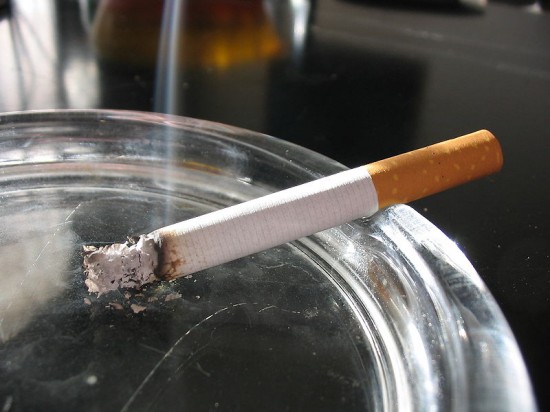 Sposób na młodych palaczy? - Fot. Wikipedia