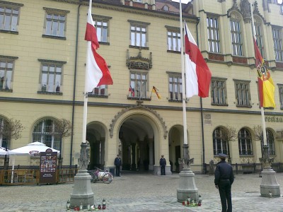Trwa tygodniowa żałoba po katastrofie w Smoleńsku - 1