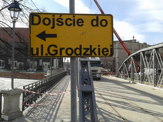 Slalomem przez mosty