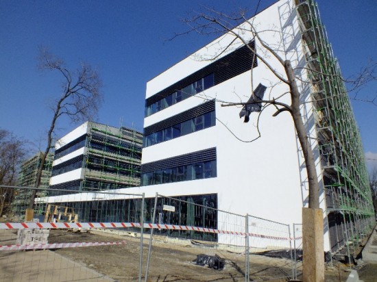 Wiecha na budynku Geocentrum - 32