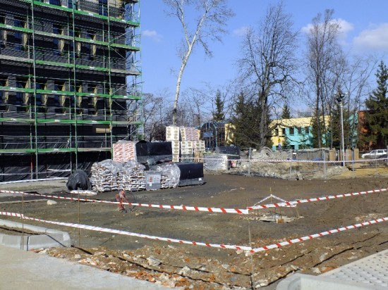 Wiecha na budynku Geocentrum - 38