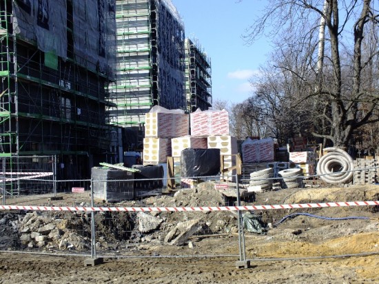Wiecha na budynku Geocentrum - 44