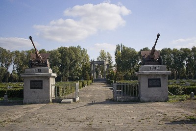 Remont cmentarza w martwym punkcie