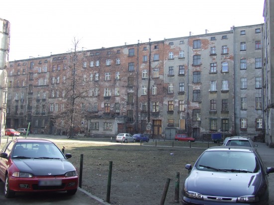 Ciężkie życie w ruinie (Zdjęcia)