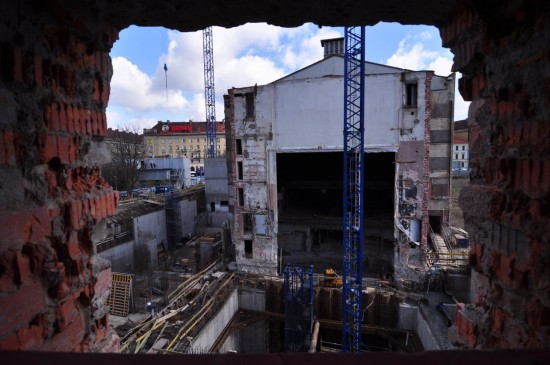Capitol pnie się do g&oacute;ry (Zdjęcia)