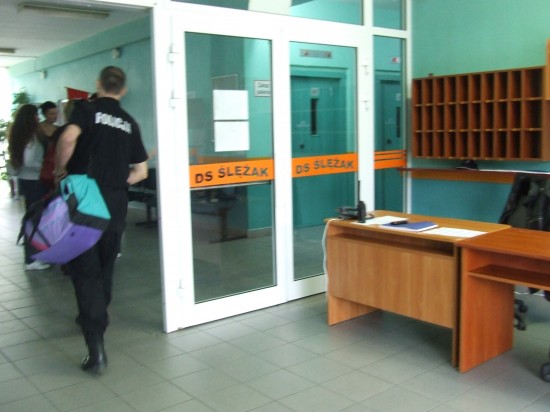 Policjanci w akademikach (Zobacz) - 9