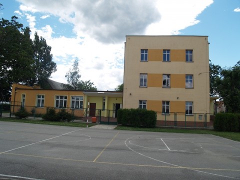 Edukacyjny pat w Pieszycach - 1