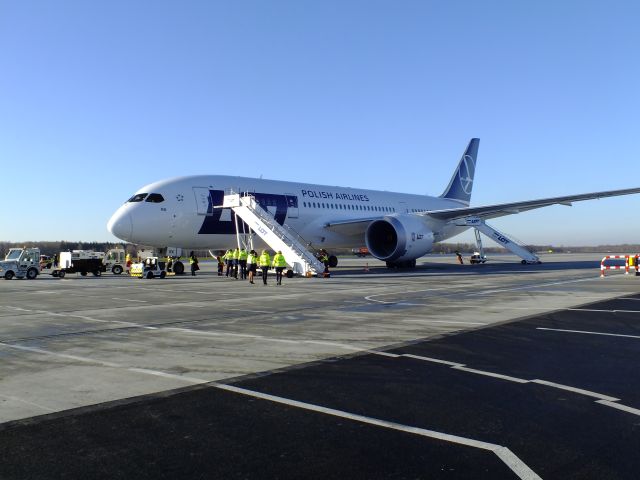 Dreamliner we Wrocławiu (Zobacz)