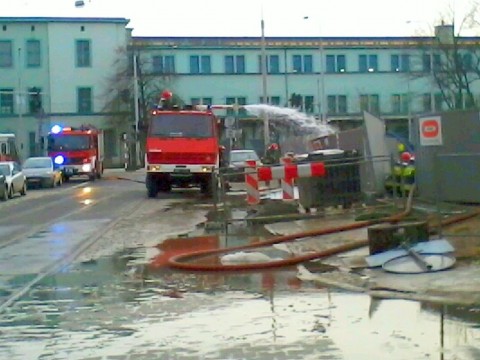 Groźny pożar przy Dworcu Głównym - 4
