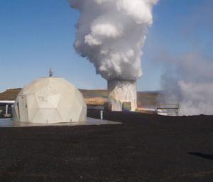 Wody, które rozpalają emocje! - Odwiert geotermalny w okolicach Reykjavíku, fot. Wikipedia