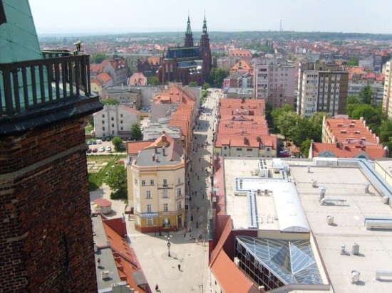 Legnica: O krok od wielkiej ruiny - Widok na Stare Miasto, fot. Wikipedia