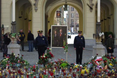 Wrocław w żałobie. Uroczystości w rynku  - 10