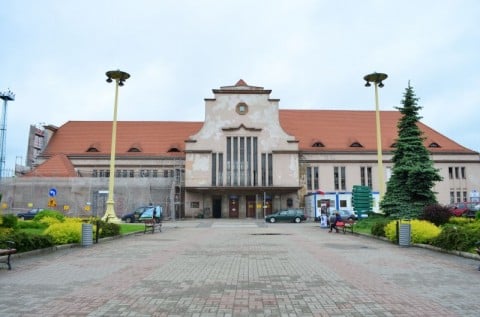 Dworzec w Legnicy odzyskuje blask - 5