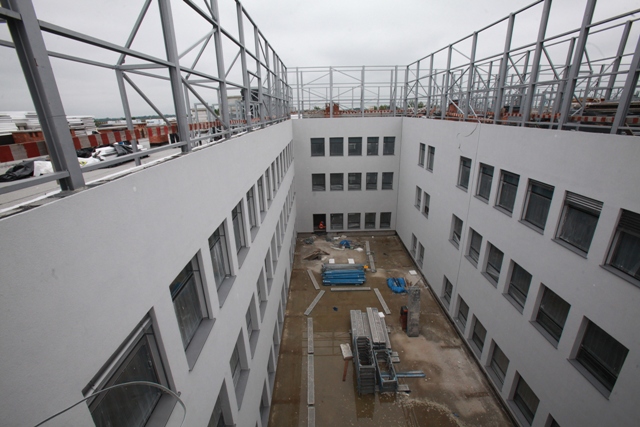 Szpital rośnie w oczach (Nowe zdjęcia) - 9