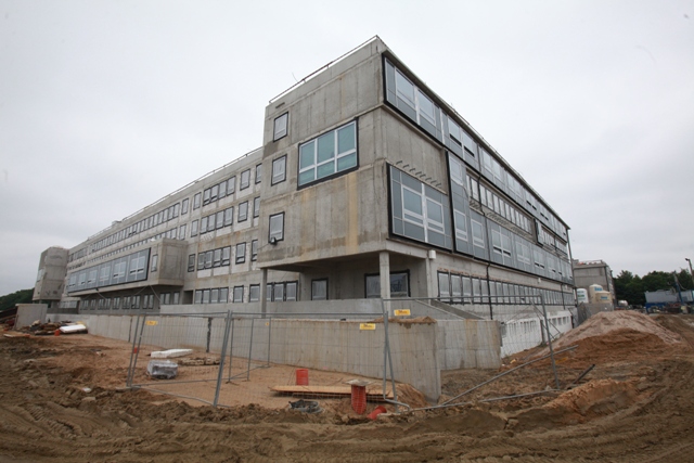 Szpital rośnie w oczach (Nowe zdjęcia) - 1