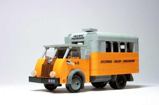 Samochody PRL z klock&oacute;w Lego!