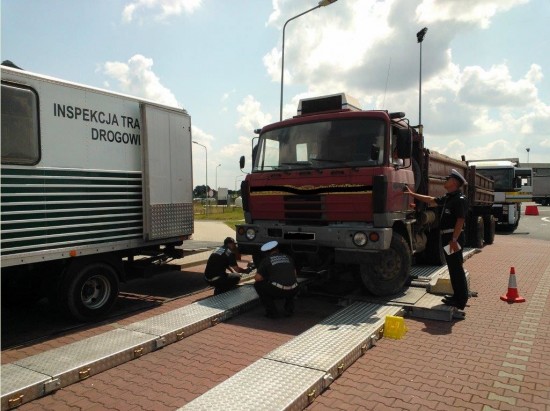 Wyłapują wraki na autostradzie A4