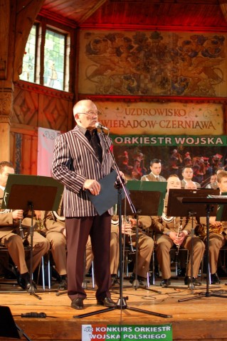 Za mundurem panny sznurem - 18