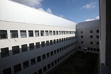 Stan surowy zamknięty w szpitalu - 11