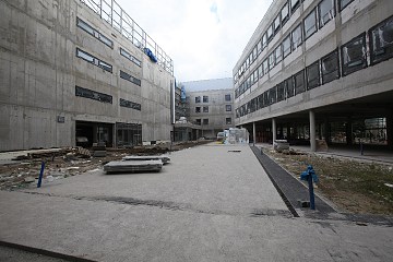 Stan surowy zamknięty w szpitalu - 13