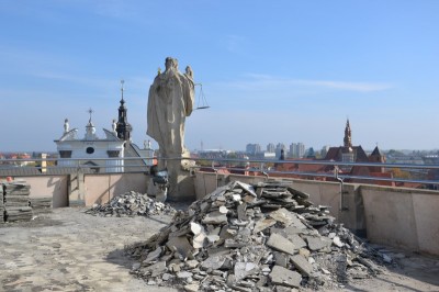 Remontują Wieżę Matematyczną