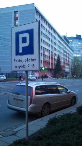 Dziki parking na... jezdni (ZOBACZ) - 2