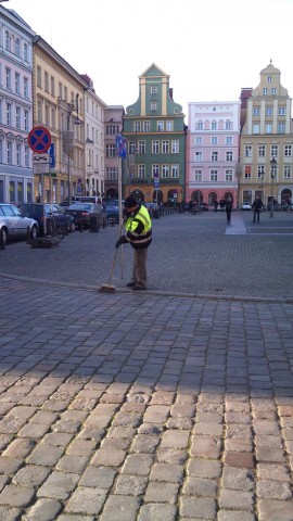 Wielkie sprzątanie po sylwestrze - 4