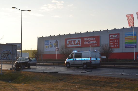 Ścigali złodziei samochod&oacute;w