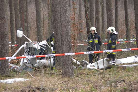 Wypadek lotniczy pod Lubinem (Foto) - fot. www.prw.pl