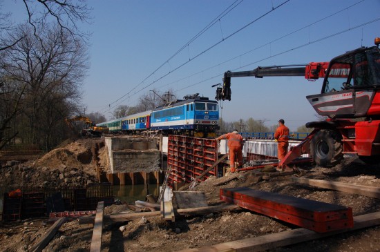 Szybciej z Wrocławia do Jeleniej G&oacute;ry