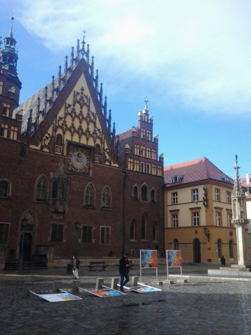 Wiatr poprzewracał tablice w Rynku - 5