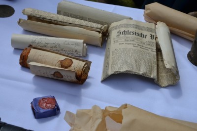 W Żmigrodzie otworzyli kapsułę z 1895 roku (Galeria zdjęć) - 15