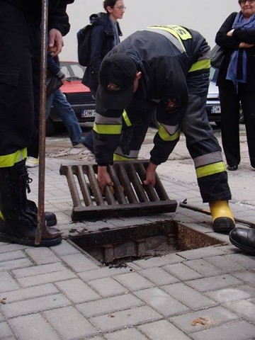 Dramatyczna akcja w szkole plastycznej - 15