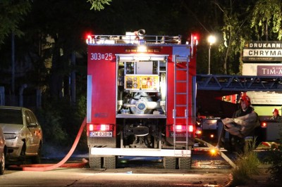 Wrocław: Nocny pożar hali do squasha (ZDJĘCIA) - 12
