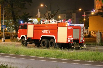 Wrocław: Nocny pożar hali do squasha (ZDJĘCIA) - 1
