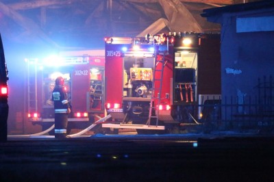 Wrocław: Nocny pożar hali do squasha (ZDJĘCIA) - 8