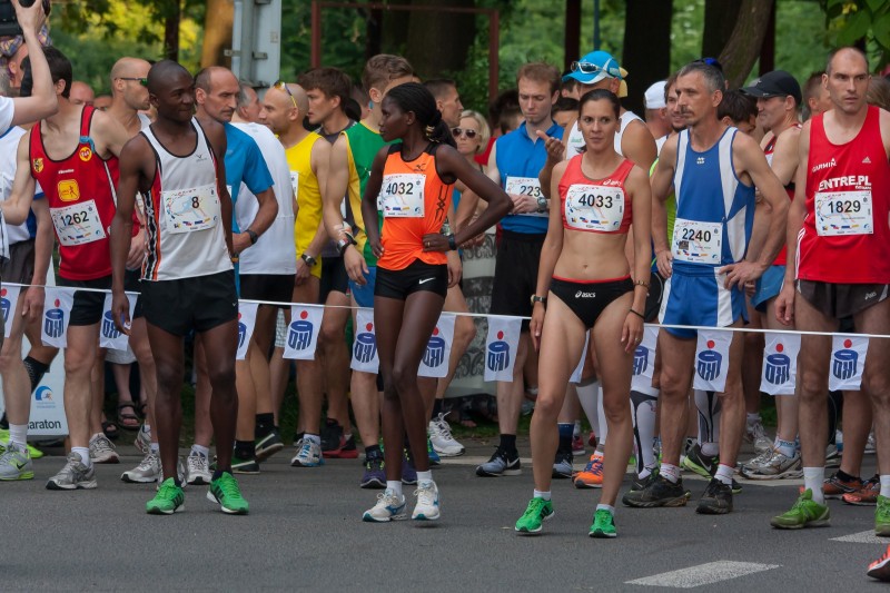 Nocny p&oacute;łmaraton (WYNIKI, ZDJĘCIA)