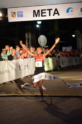 Nocny półmaraton (WYNIKI, ZDJĘCIA) - 25