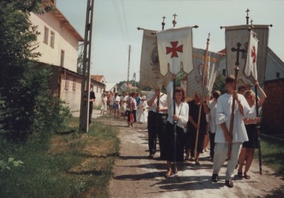 Magia wiank&oacute;w i tradycji. Boże Ciało na ludowo (FOTO)