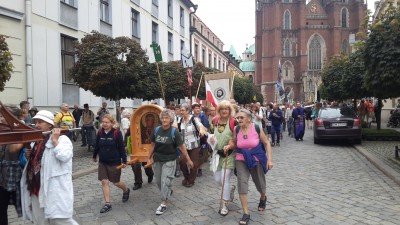 Wrocławska pielgrzymka już w drodze (ZDJĘCIA) - 10