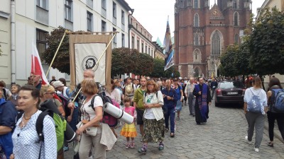 Wrocławska pielgrzymka już w drodze (ZDJĘCIA) - 11