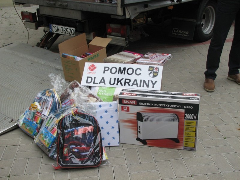 Wysyłają transporty darów na Ukrainę (ZDJĘCIA) - 