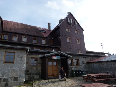 Na wózku wjechał na Halę Szrenicką (ZDJĘCIA) - 6