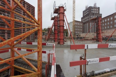 Ovo wyrasta spod ziemi. Wylano już tysiące ton betonu - 10