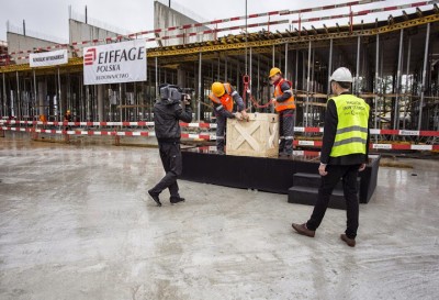 Ovo wyrasta spod ziemi. Wylano już tysiące ton betonu - 5
