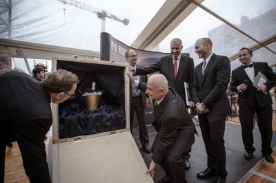 Ovo wyrasta spod ziemi. Wylano już tysiące ton betonu - 6