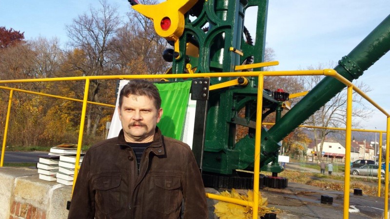 Kowary: Odsłonili zabytkowy dźwig i uruchomili drezynę (FOTO)