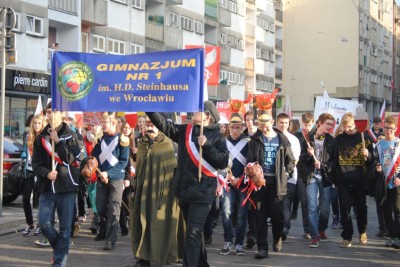 Święto Niepodległości: Tysiące ludzi i osiem osób zatrzymanych - 10