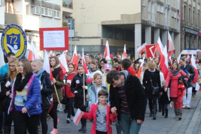 Święto Niepodległości: Tysiące ludzi i osiem osób zatrzymanych - 17