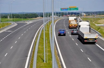 Sześć firm chce budowac kolejny odcinek drogi S3